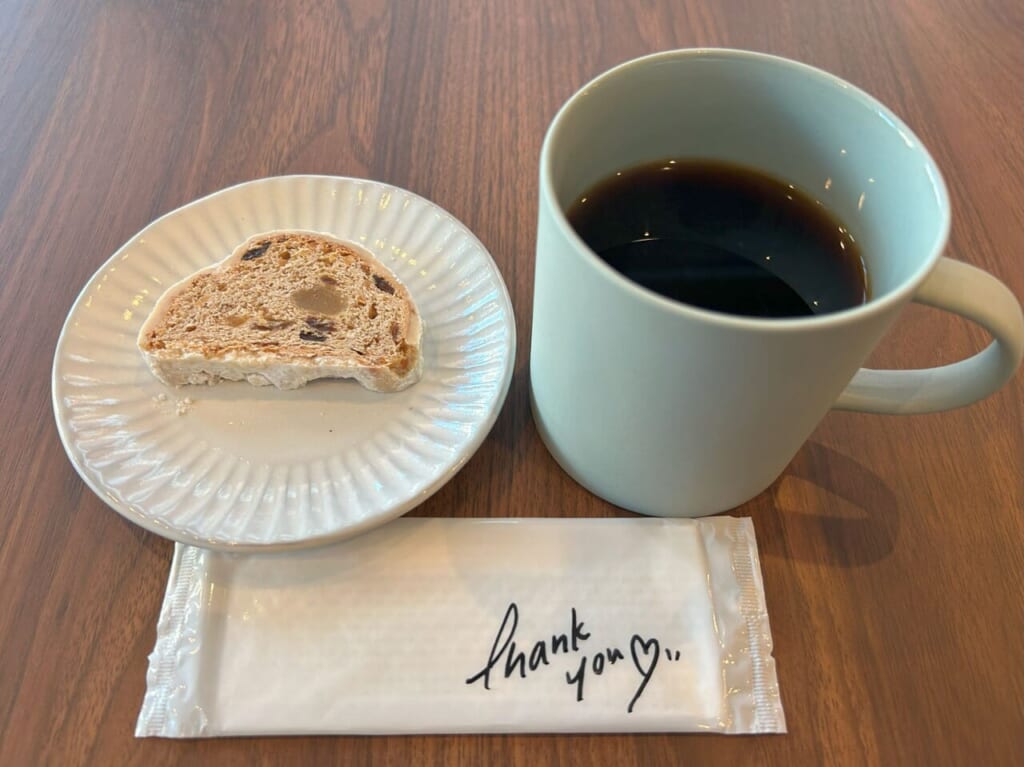 スローラッシュコーヒーのコーヒーとシュトーレン